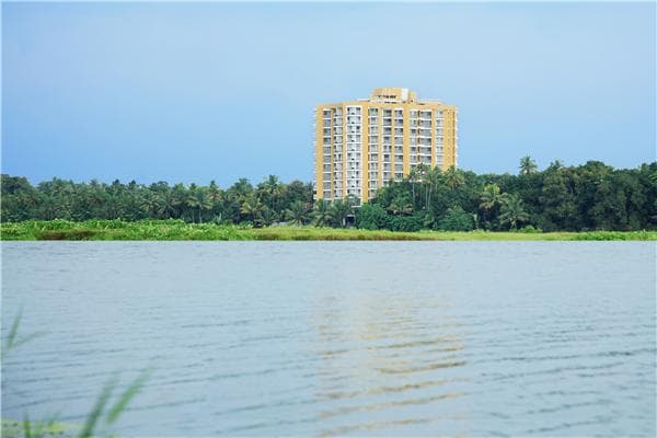 Exterior View 1