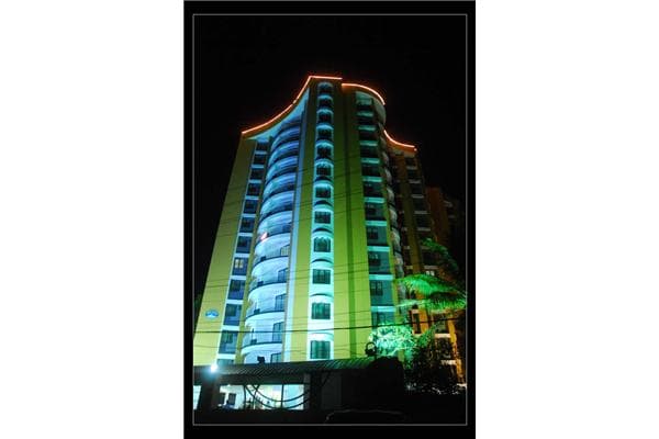 Exterior View 4