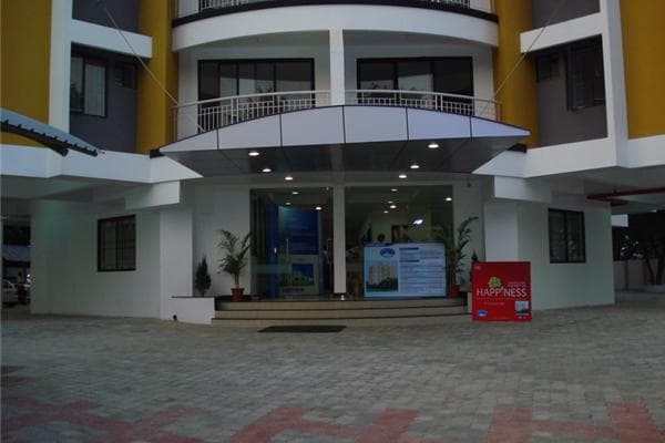 Exterior View 6
