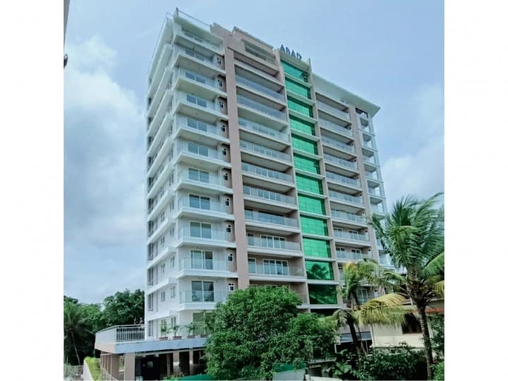 Exterior View 4